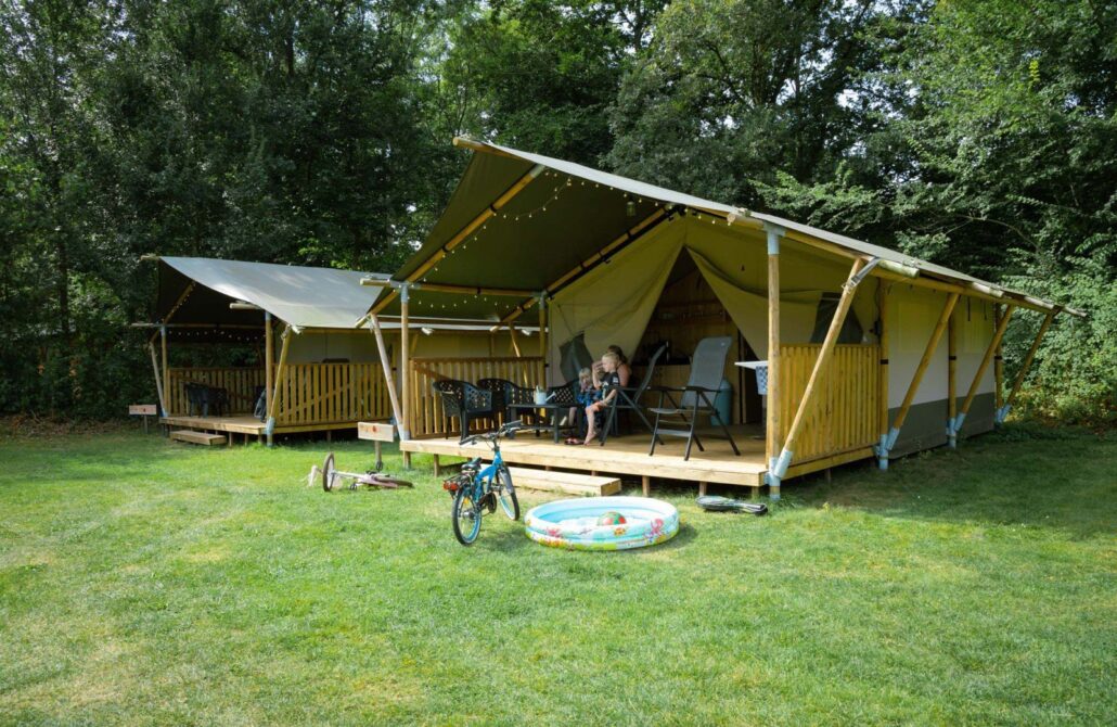 Safaritent glamping accommodatie op Camping Nienoord in Groningen