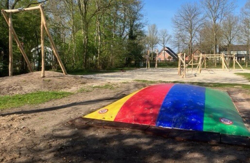 Speeltoestellen van de kindvriendelijke camping in Groningen